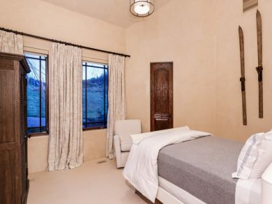A Luxury Ski Ranch On thirty Seven  Acres Close to Aspen Ski